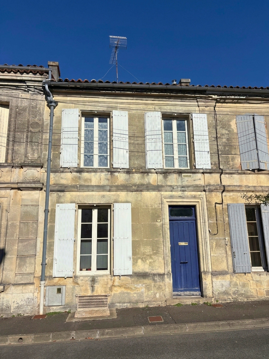 Maison à vendre à Cognac, 64 m², 4 pièces – photo 1 sur 23
