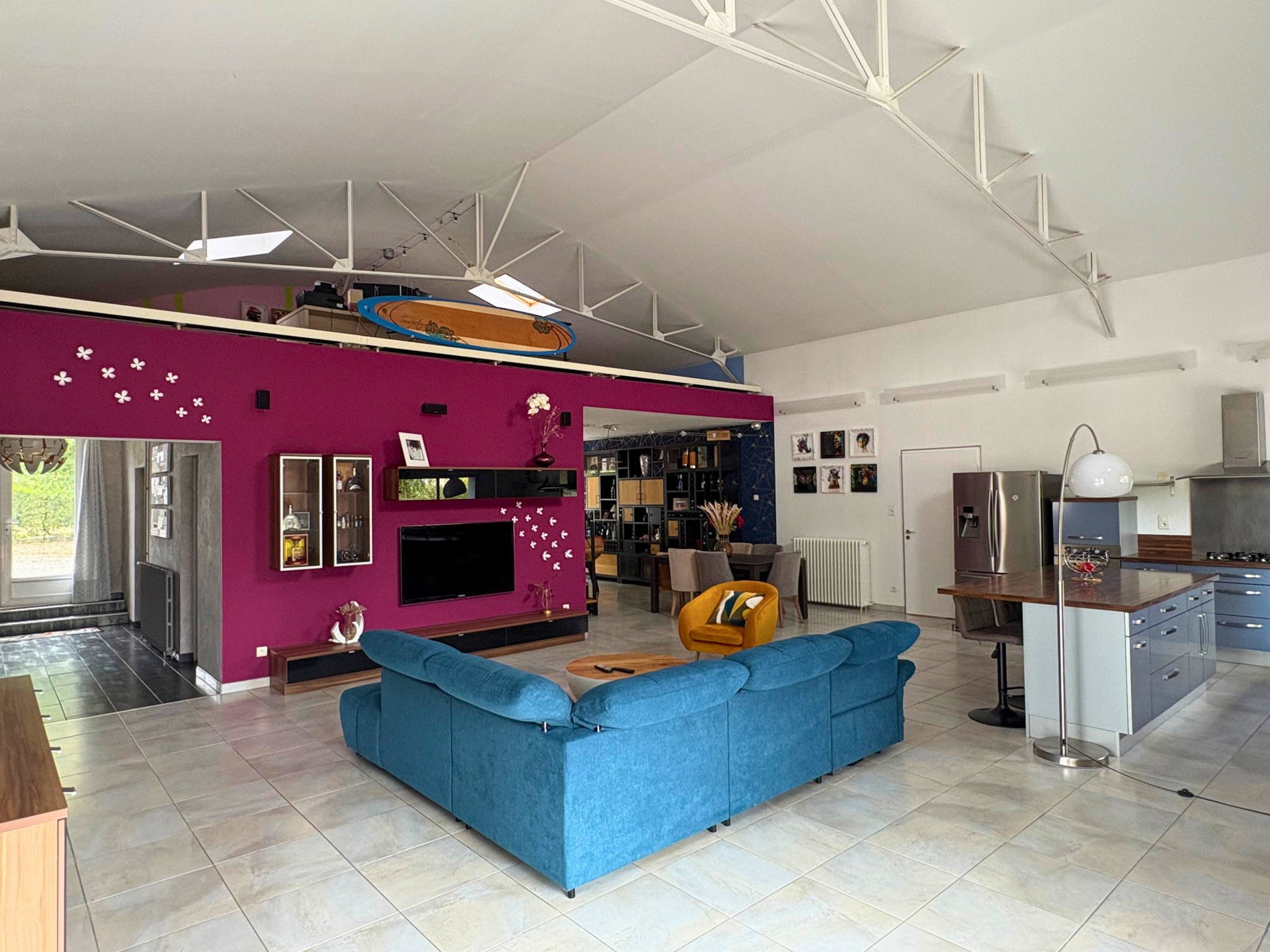 Maison à vendre à Chateaubernard, 209 m², 6 pièces – photo 2 sur 16