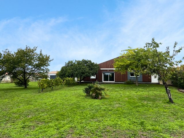 Maison à vendre à Chateaubernard, 209 m², 6 pièces – photo 3 sur 16