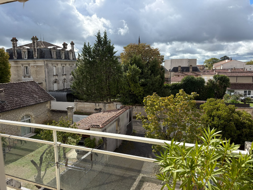 Appartement à louer à Cognac, 104 m², 5 pièces – photo 1 sur 12