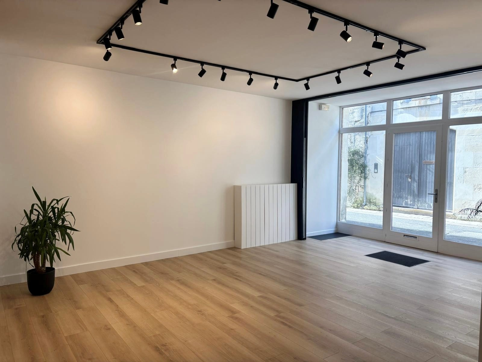 Immeuble à vendre à Cognac, 60 m², 2 pièces – photo 2 sur 14