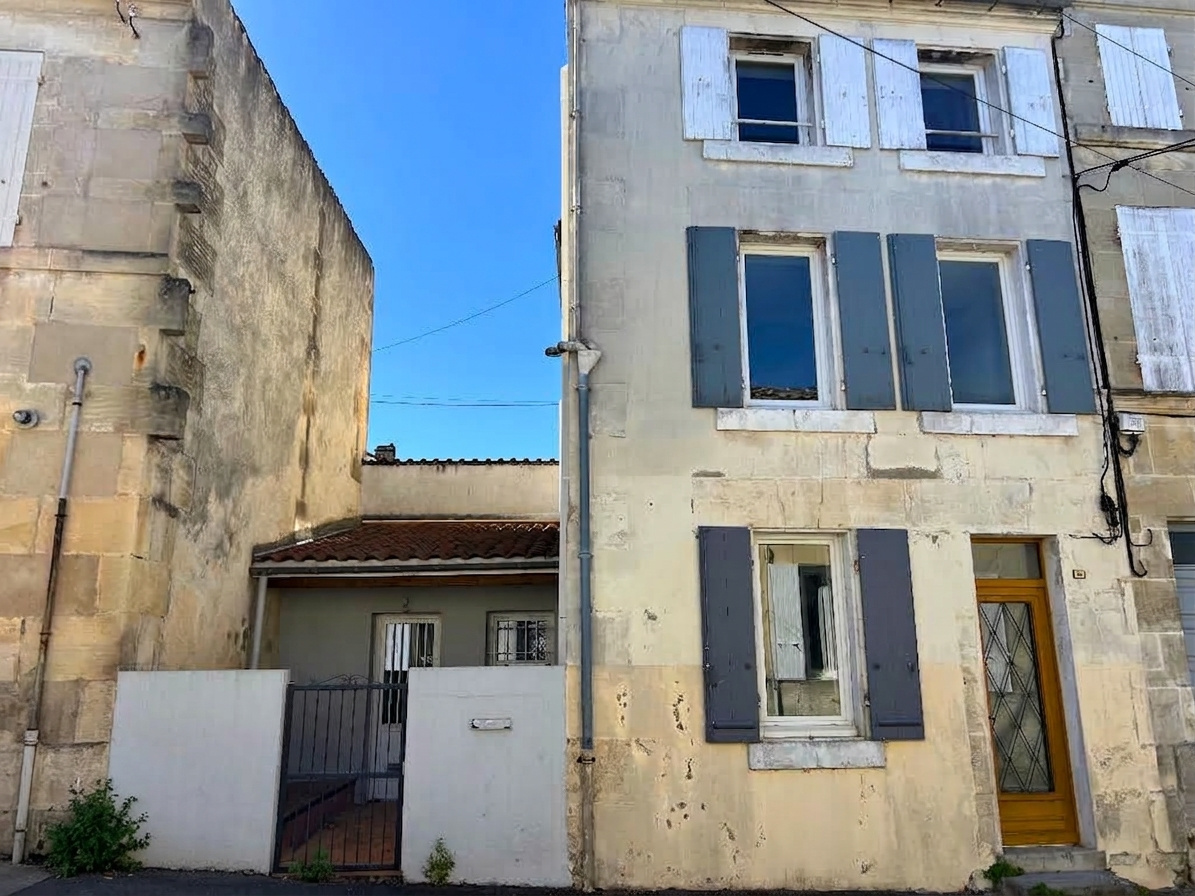 Maison à vendre à Cognac, 70,82 m², 4 pièces – photo 1 sur 8