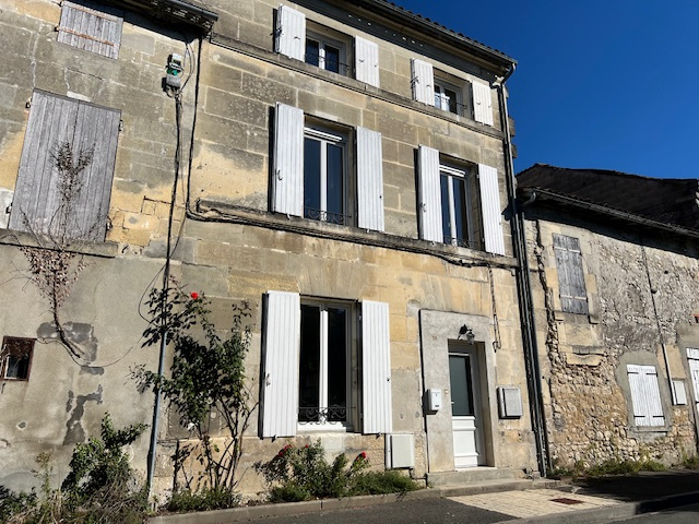 Maison à vendre à Cognac, 132 m², 6 pièces – photo 1 sur 13